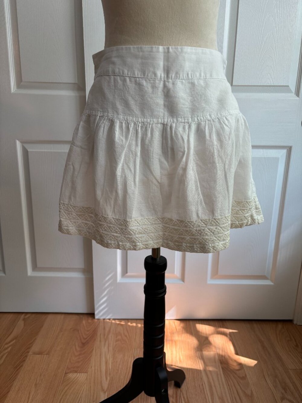 American Eagle Skirt White –Size Medium
